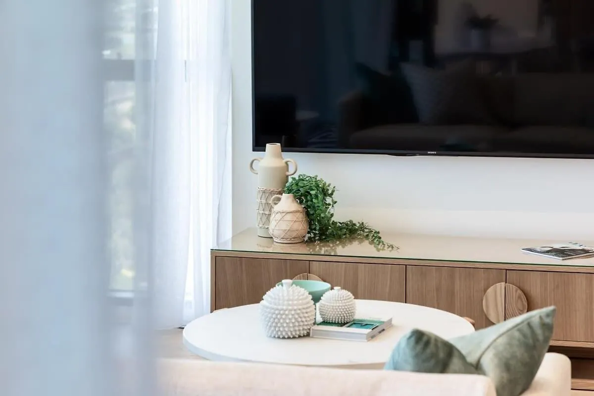 Luxury Stay In Hemingway Palm Beach Gold Coast