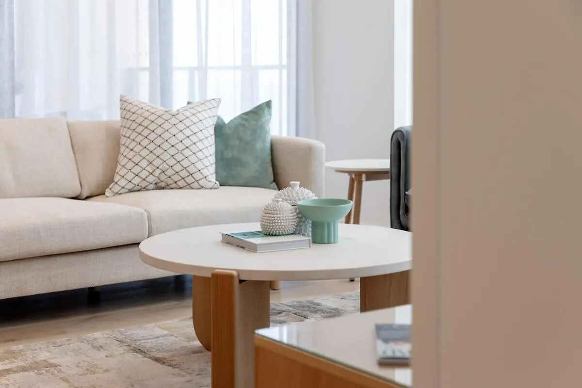 Luxury Stay In Hemingway Palm Beach Gold Coast