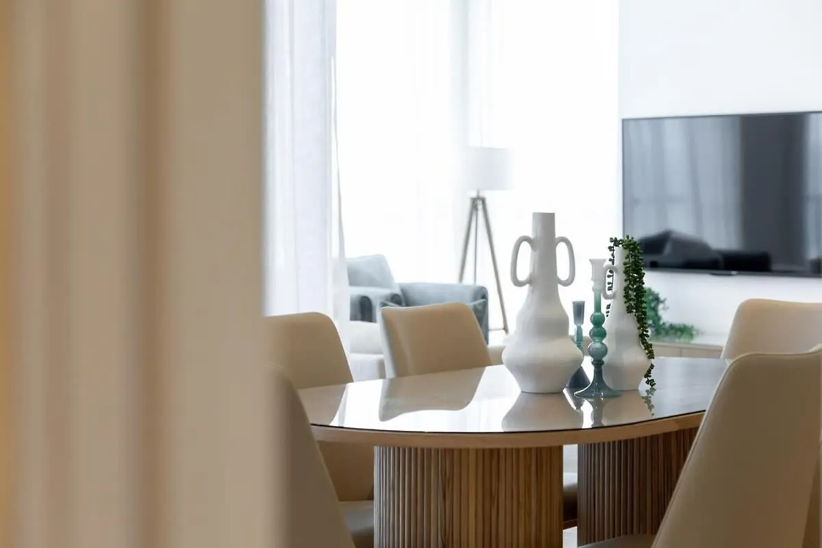 Luxury Stay In Hemingway Palm Beach Gold Coast Apartment