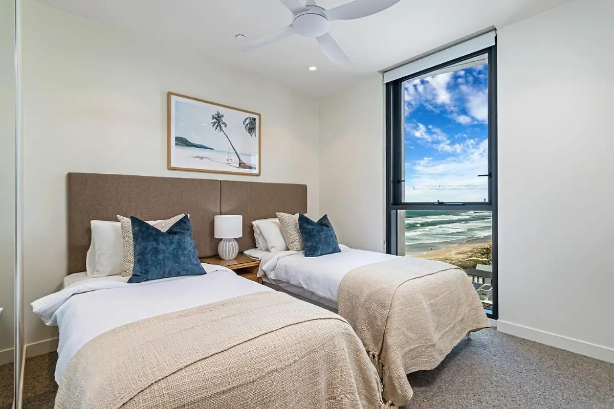 Luxury Stay In Hemingway Palm Beach Gold Coast