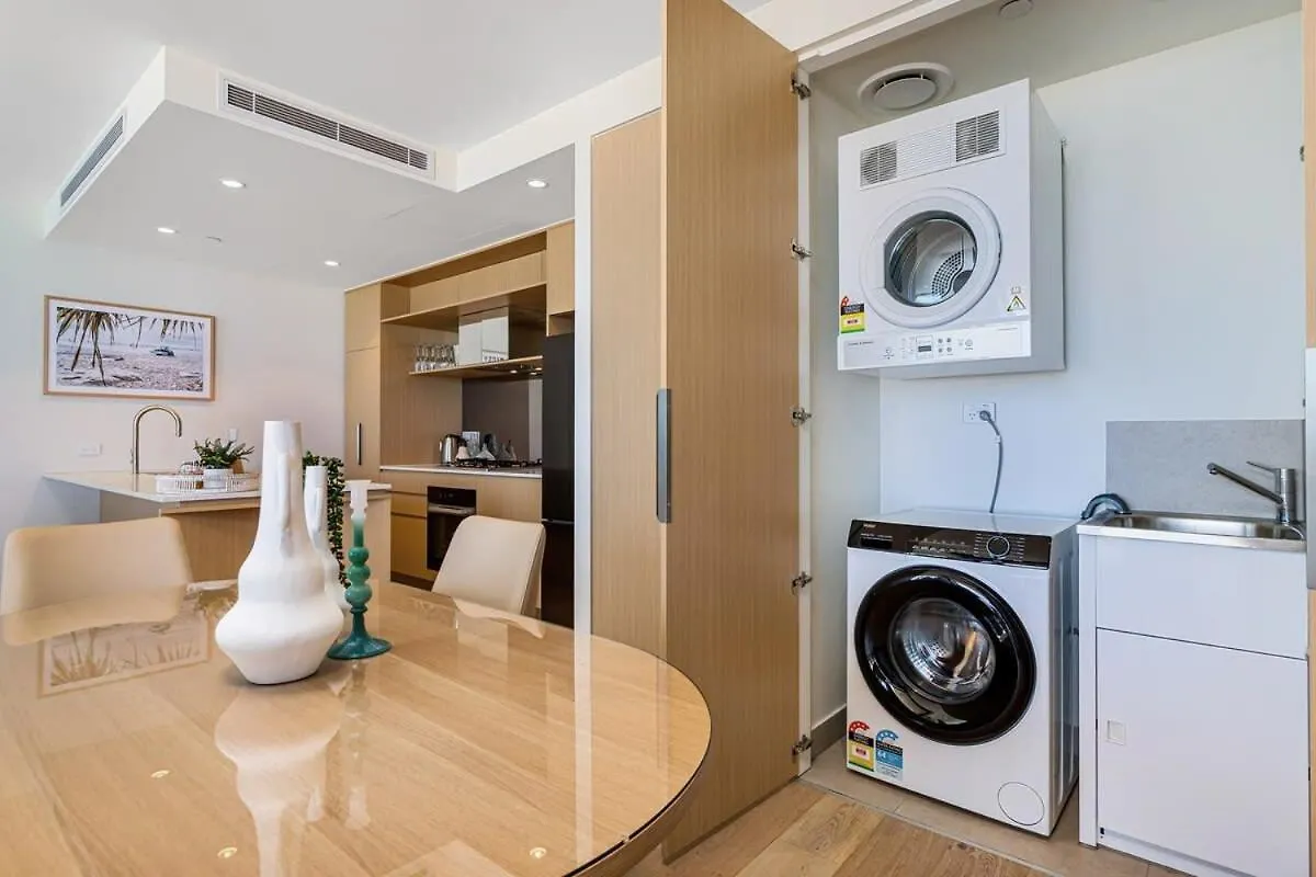 Luxury Stay In Hemingway Palm Beach Gold Coast